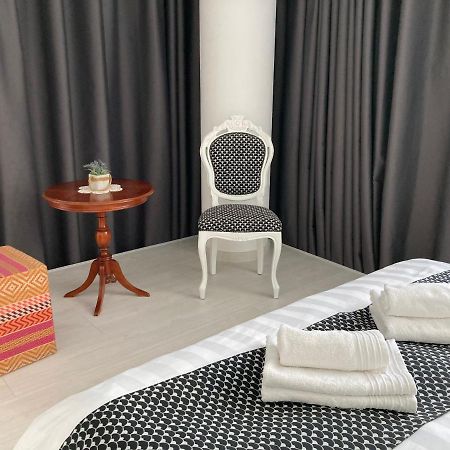 Lokal Boutique Hotel Larnaca Dış mekan fotoğraf